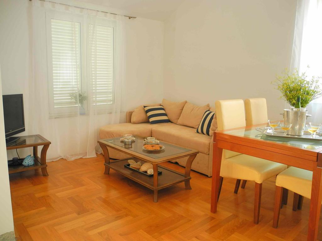 Apartments Antonela Jezera Exterior photo
