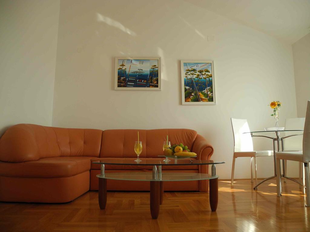 Apartments Antonela Jezera Exterior photo